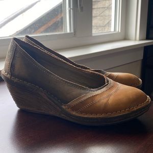 Fly London Size 8 Mustard & Gray Wedge